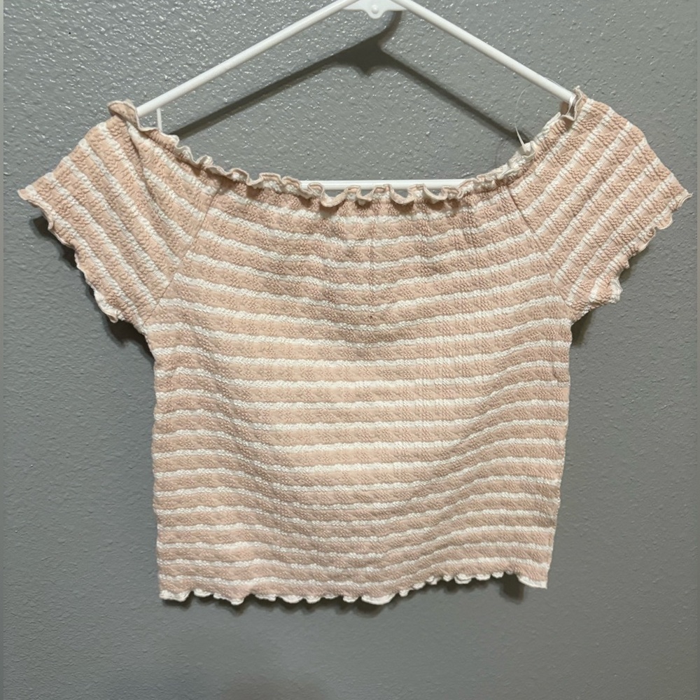 Freshman brand Women’s large off the shoulder shirt